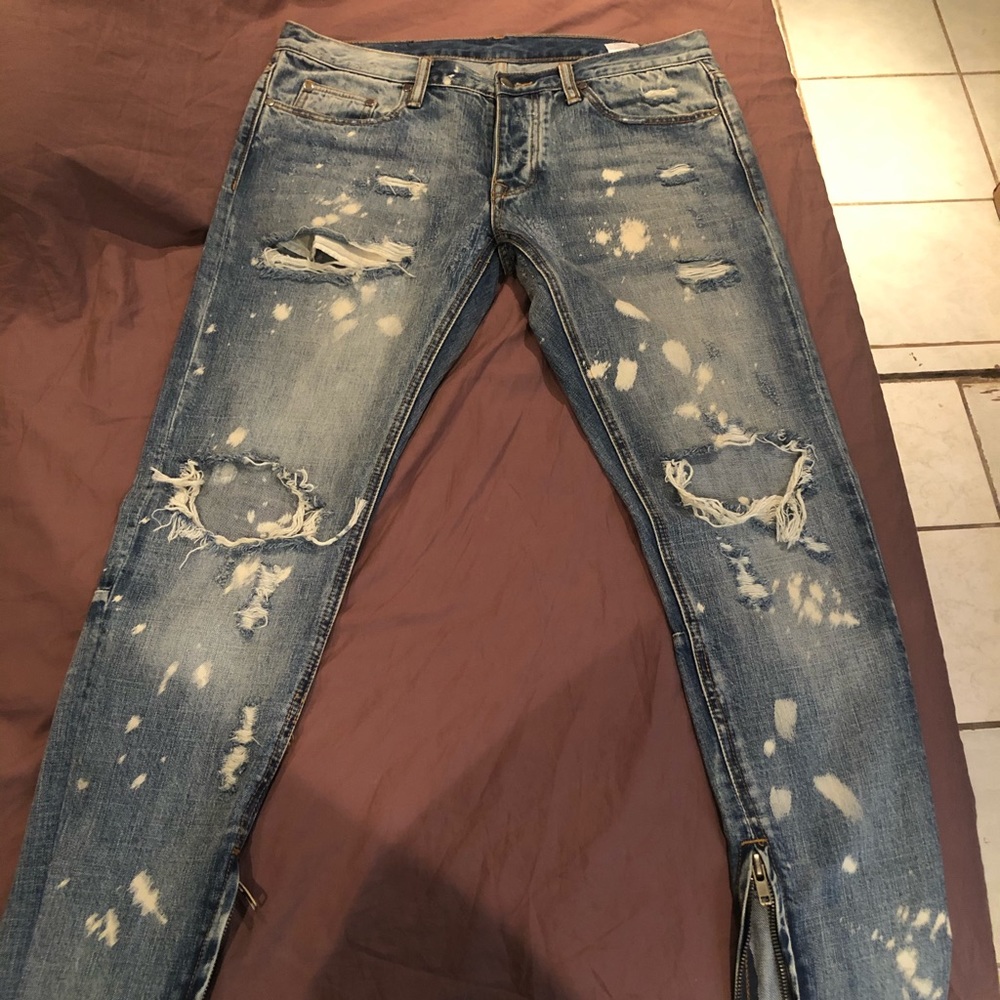 MNML LA Distressed/Paint Splatter Jeans